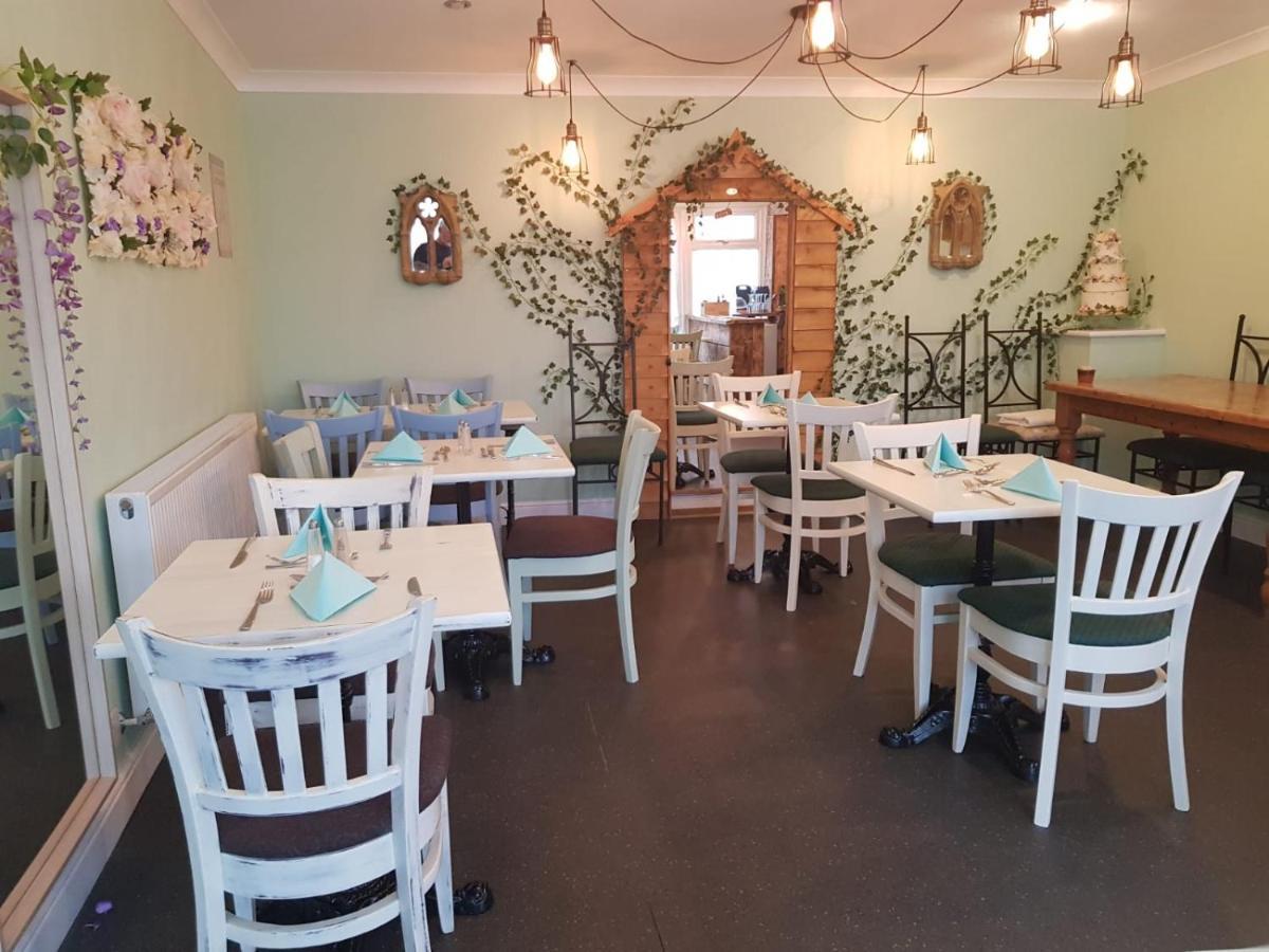 The Hawthornes Licensed Guest House Knottingley ภายนอก รูปภาพ