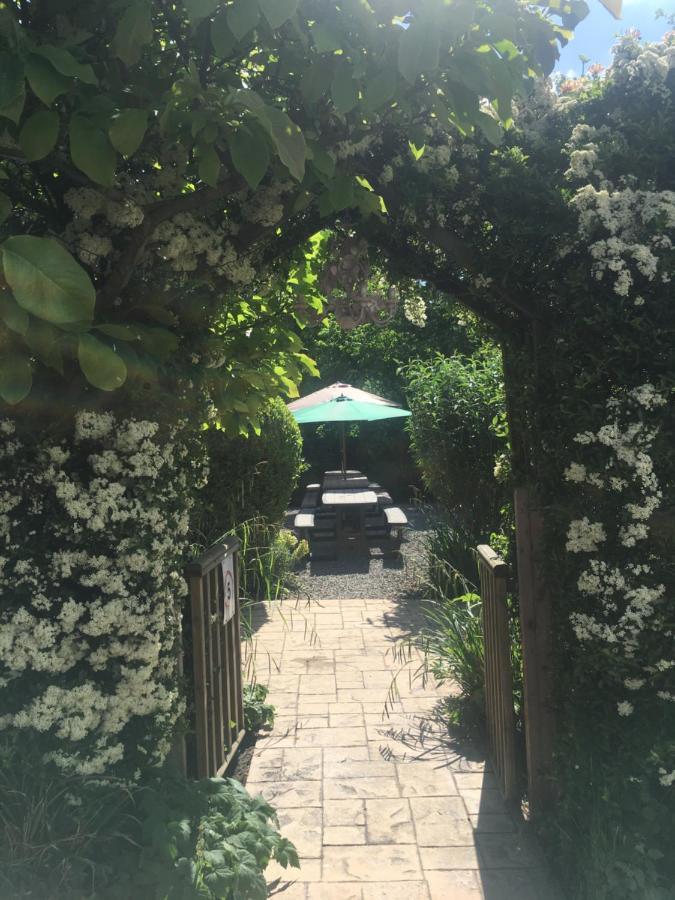 The Hawthornes Licensed Guest House Knottingley ภายนอก รูปภาพ
